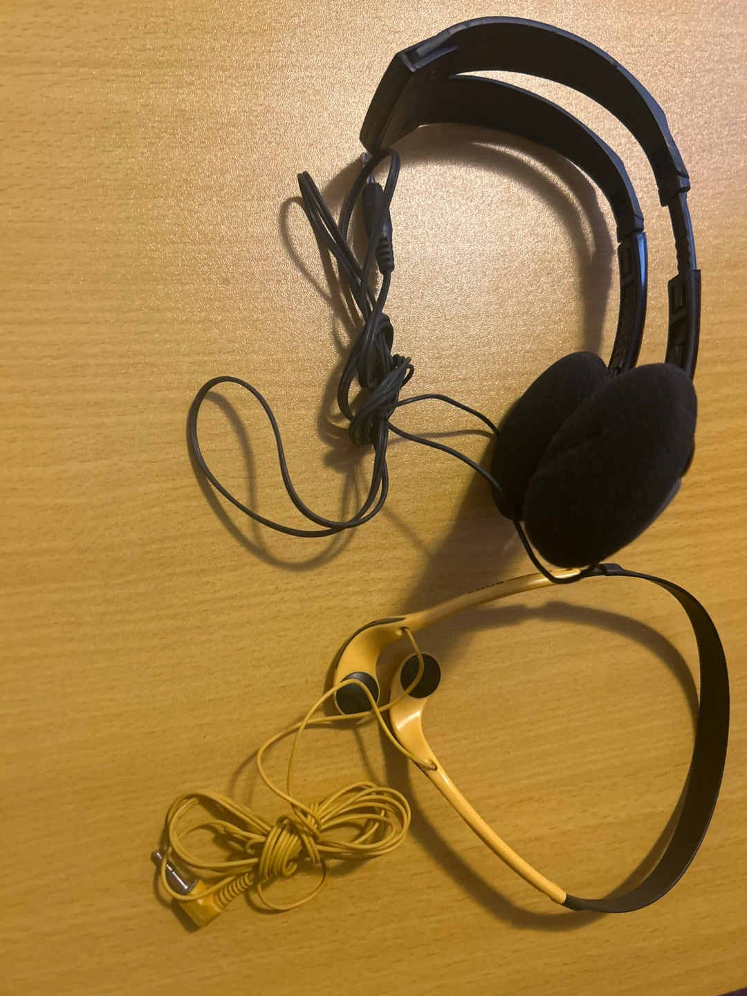 Two Pairs of Headphones - photo 2