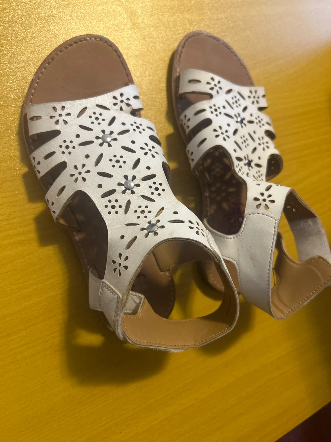 Rachel Shoes White Cut-out Gladiator Sandals Size 13 - photo 2