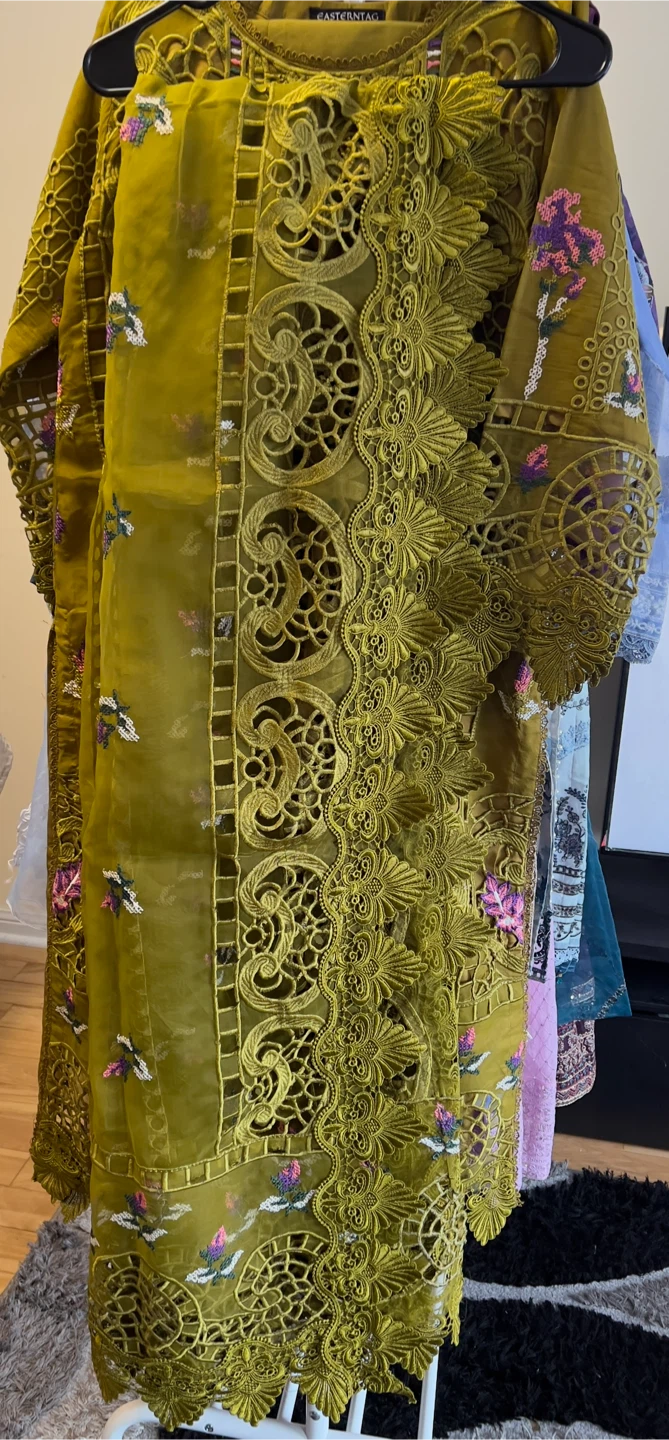 Maria B inspired Dhani color Embroidered 3 pcs Cutwork Suit - photo 3