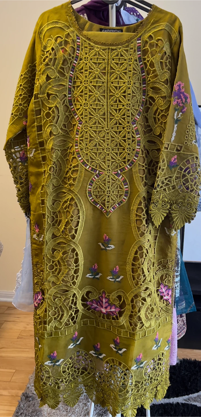 Maria B inspired Dhani color Embroidered 3 pcs Cutwork Suit - photo 2