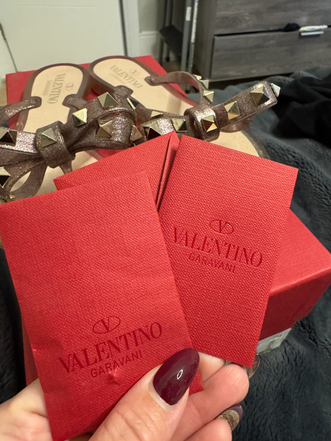 VALENTINO GARAVANI Rockstud Jelly Thong Sandals - photo 5