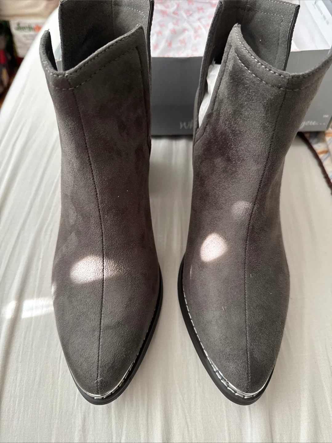 Gray women’s NEW Faux Suede Ankle Boots Size 10 - photo 4