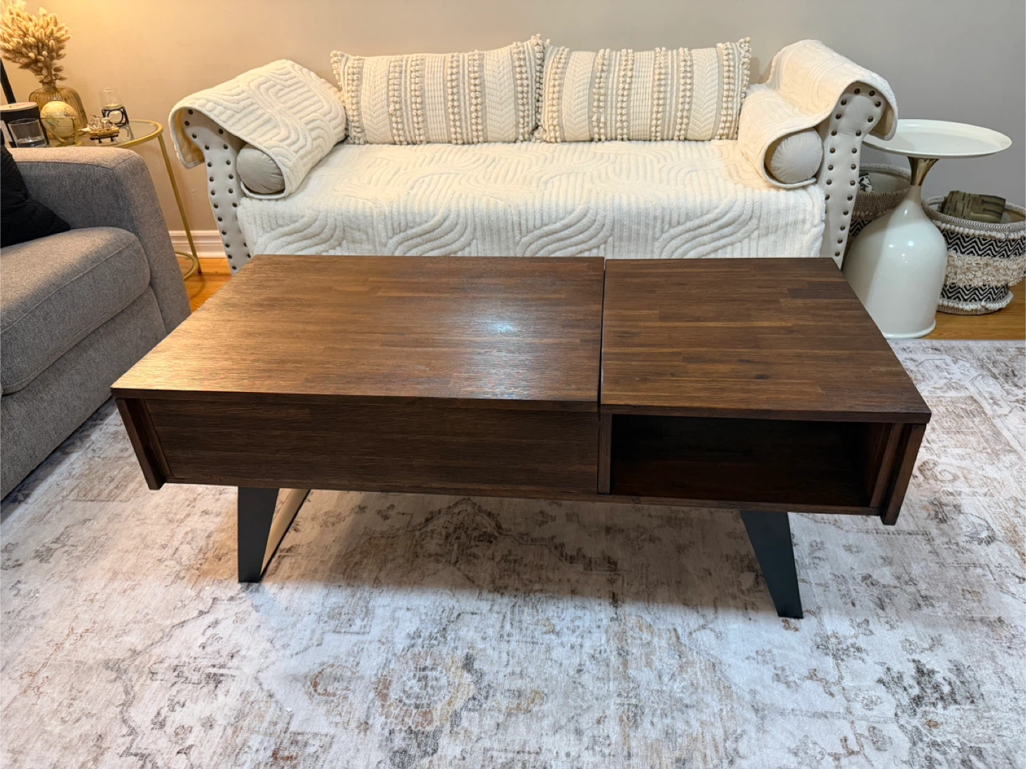 Lift Top solid wood Coffee Table with Storage