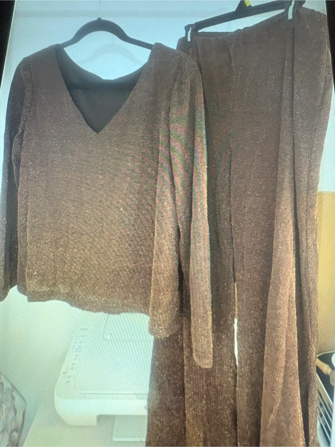 - chandail et pantalon