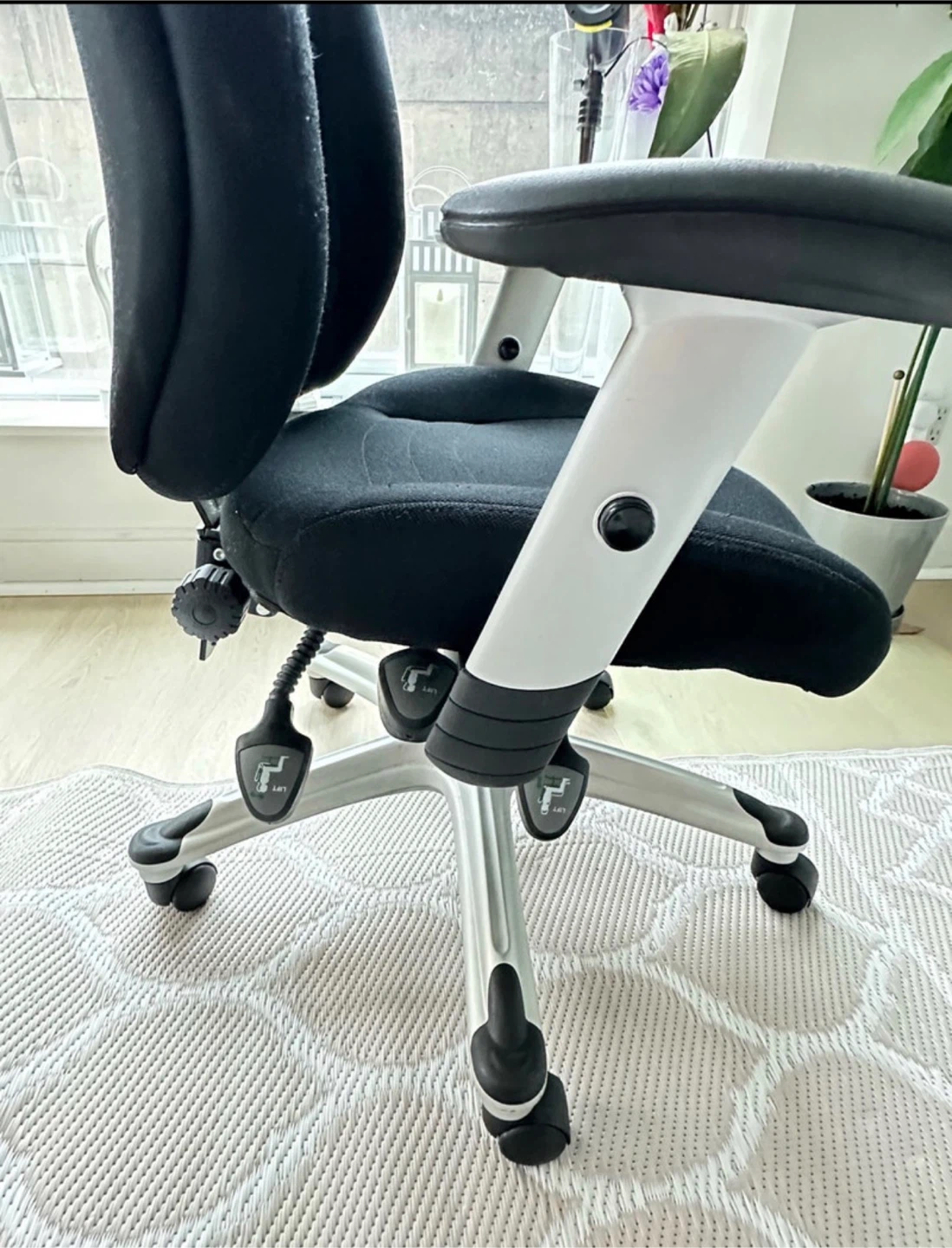 Ergonomic Office Chair - photo 3