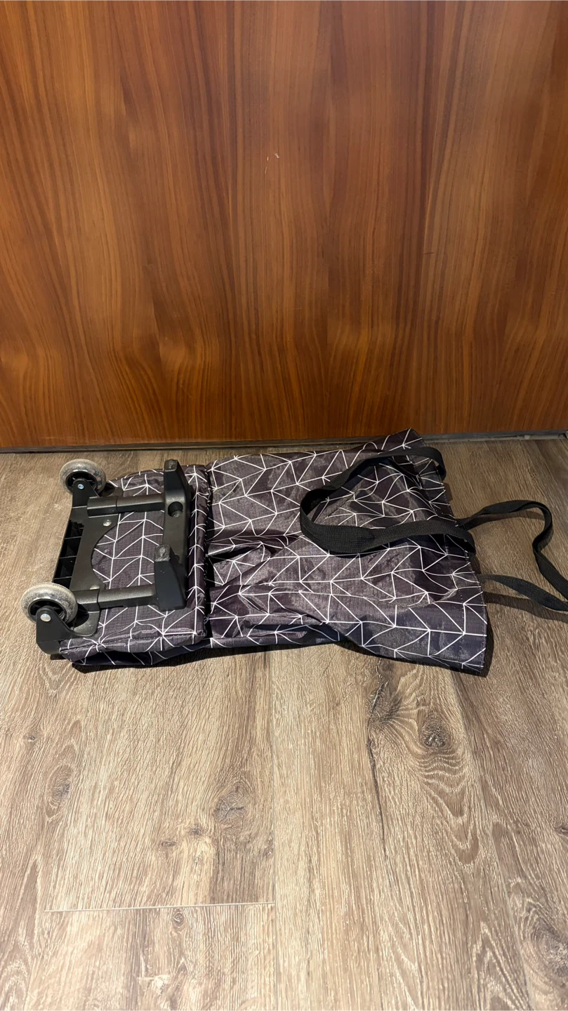 Moving sale ❗️Shopping Tote Bag with Wheels - photo 3