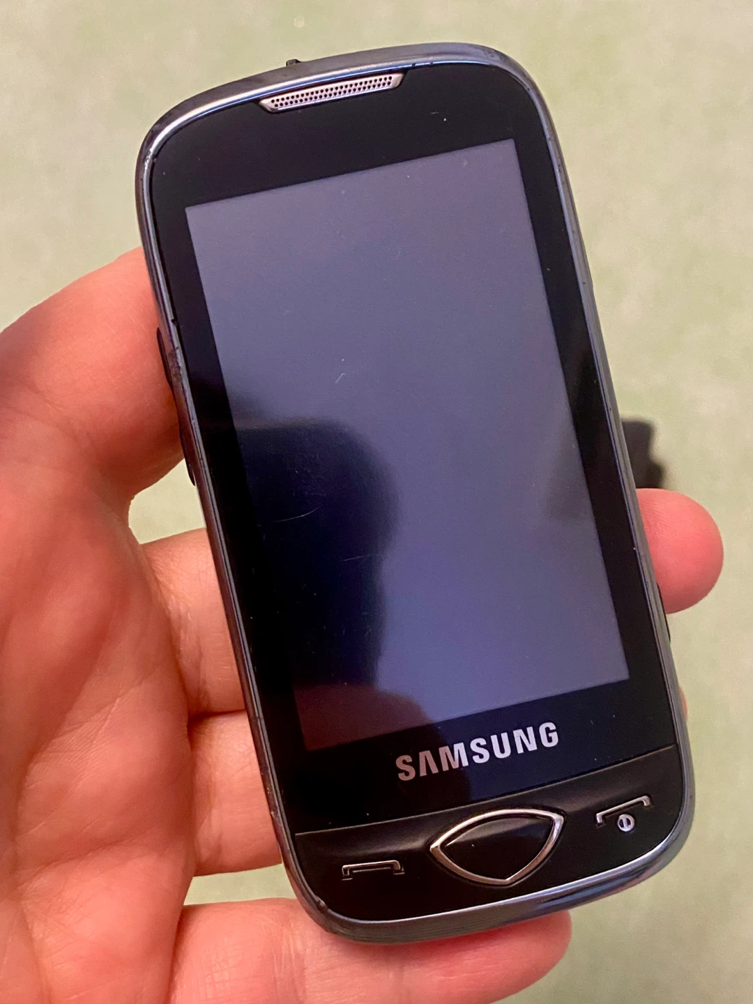 Samsung Flip Phone with Pouch - photo 2