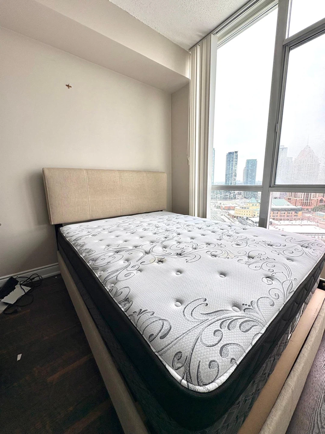 Queen Size Mattress with frame/ Need gone assp