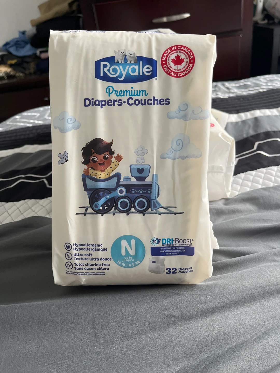 Royale Premium Baby Diapers - Size N - 32 Count - photo 2