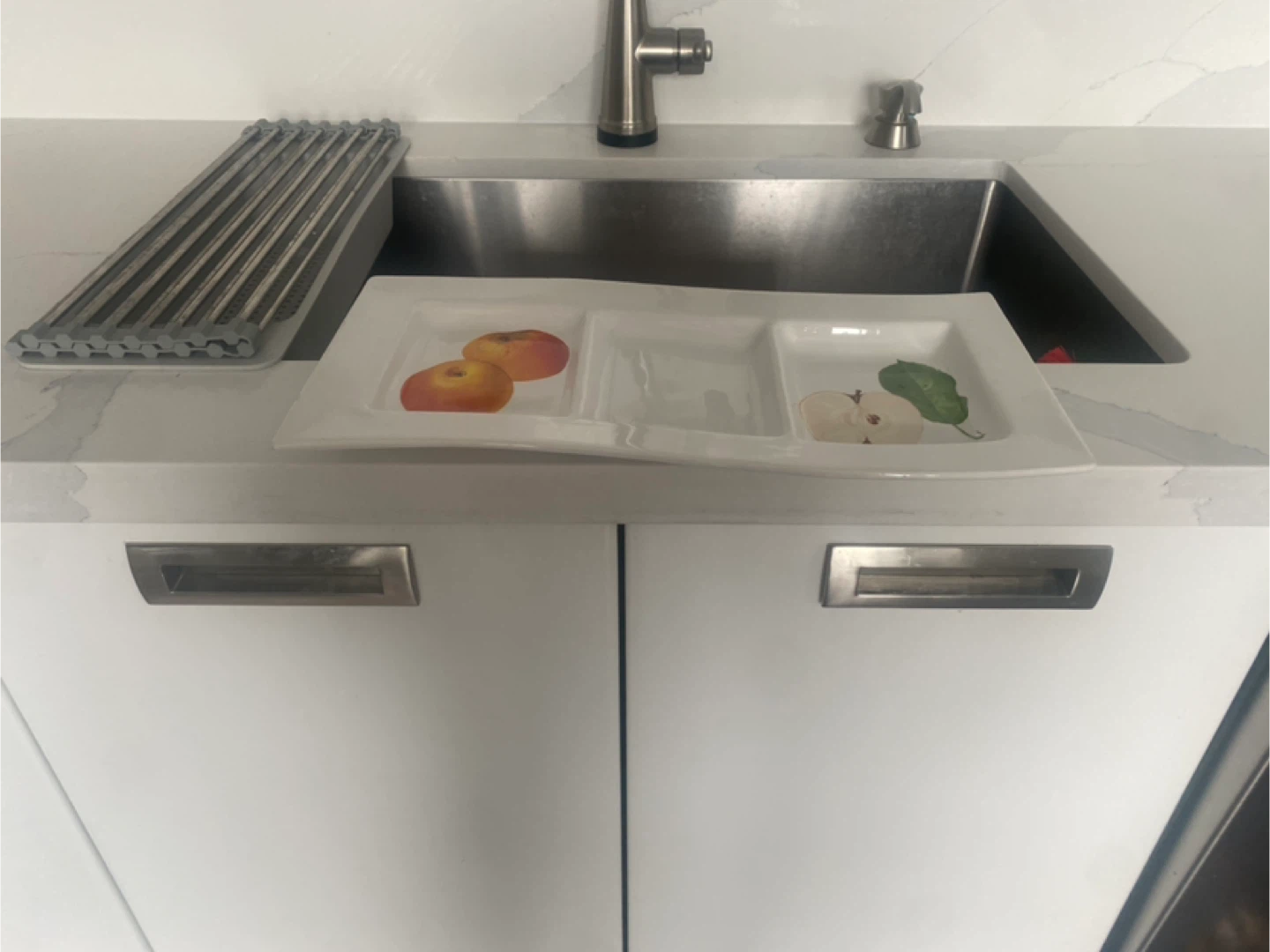 White Divided Serving Tray with Apple Design - photo 2