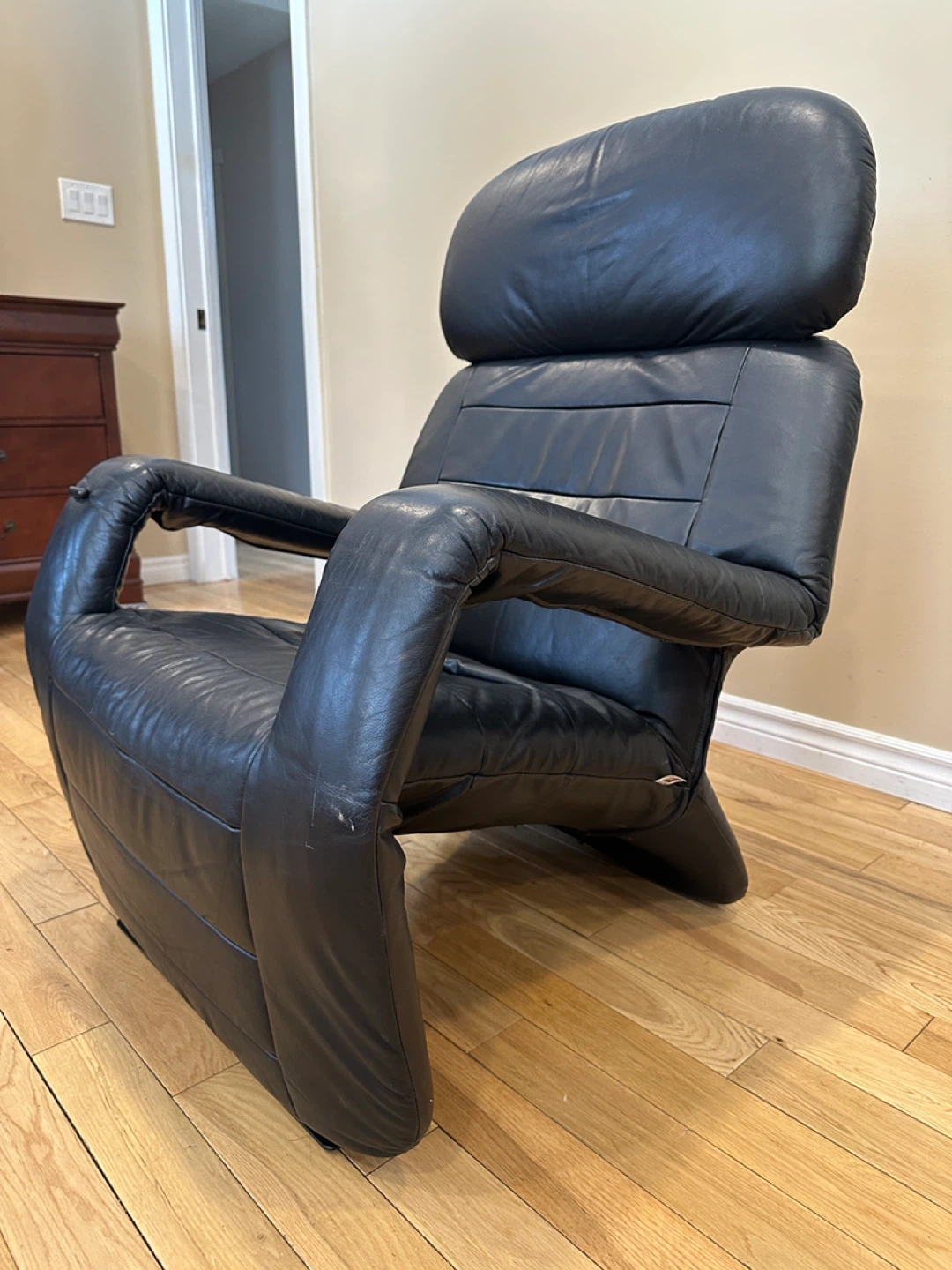 Lafer Inspired Vintage 80s Leather Recliner (CAN DELIVER) - photo 3