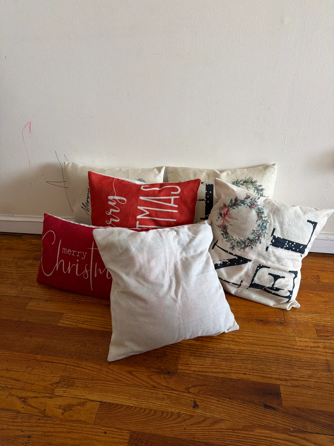 Set of 6 Christmas Throw Pillows