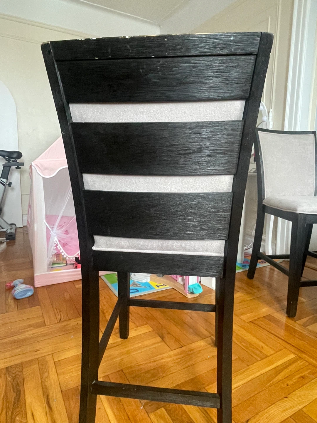 Set of 4 Gray Upholstered Dining Chairs with Black Frames - photo 3