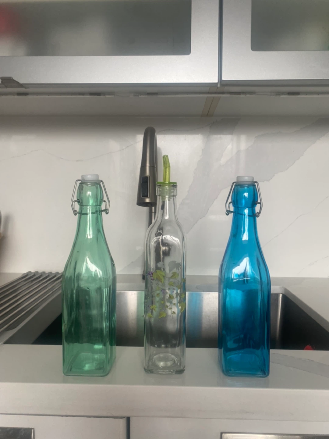 Set of 3 Glass Swing Top Bottles - photo 2