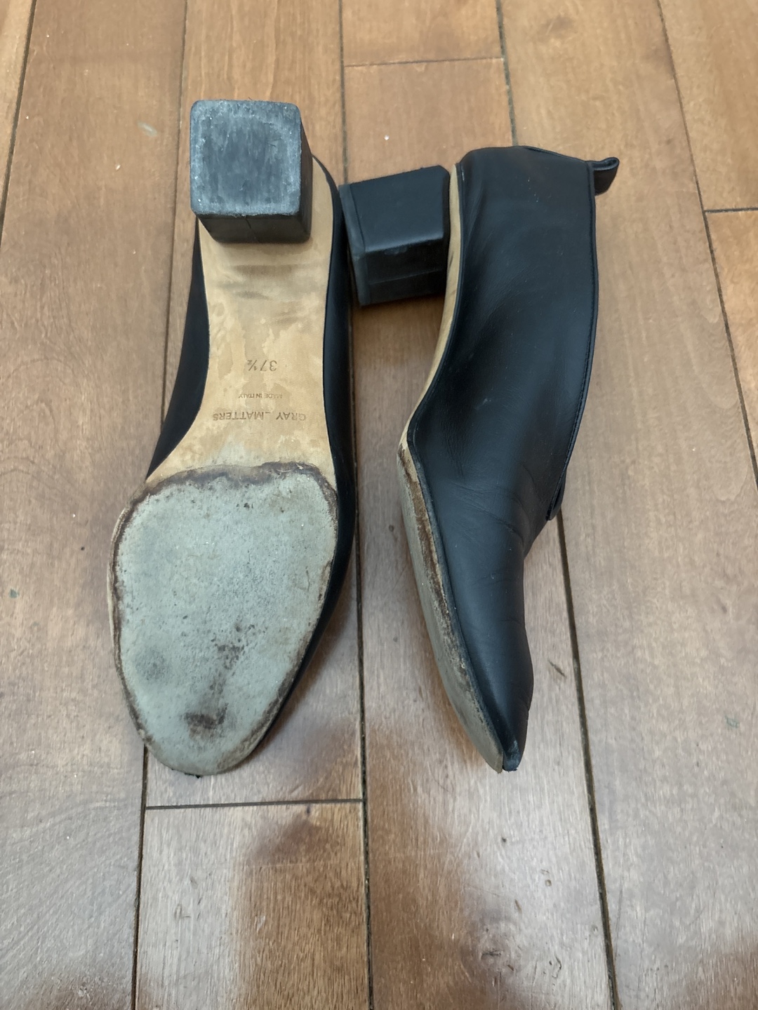 GRAY MATTERS Black Leather V-Cut Block Heels - Size 37.5 - photo 2