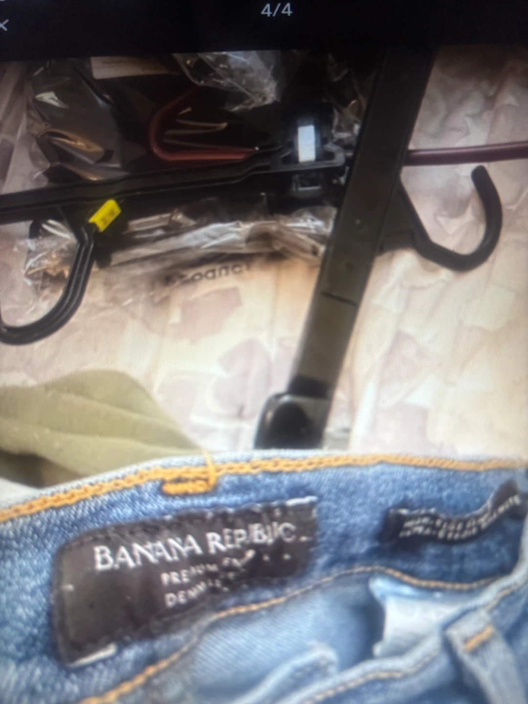 Jeans Banana Republic bleus déchirés - photo 4