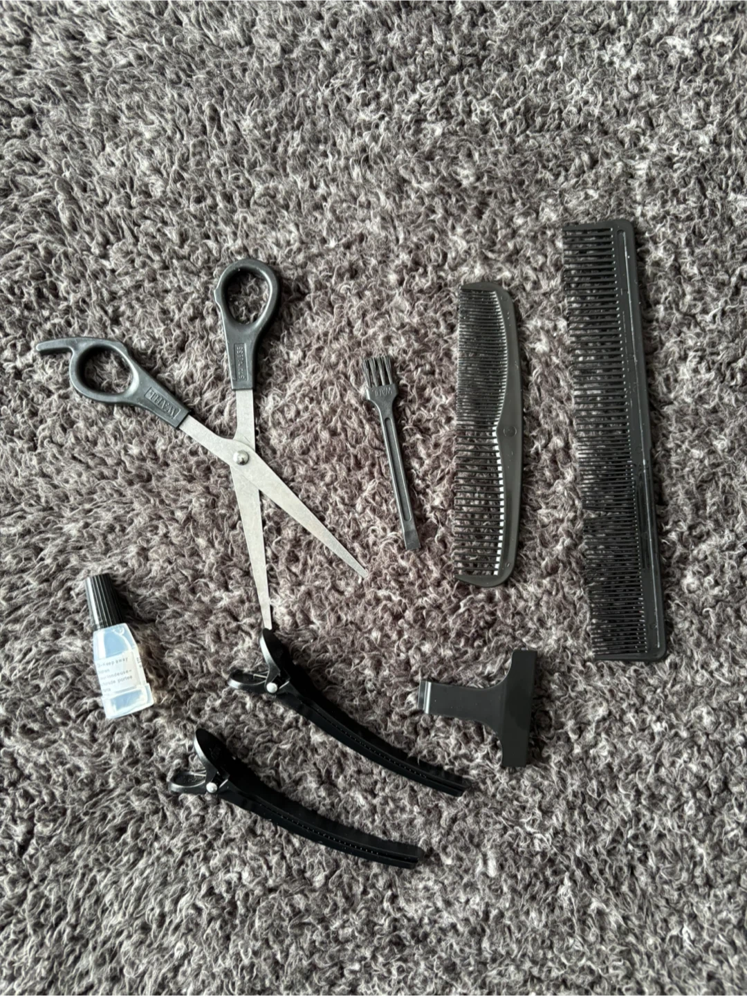 Wahl Hair Clippers with Case and Attachments - photo 5