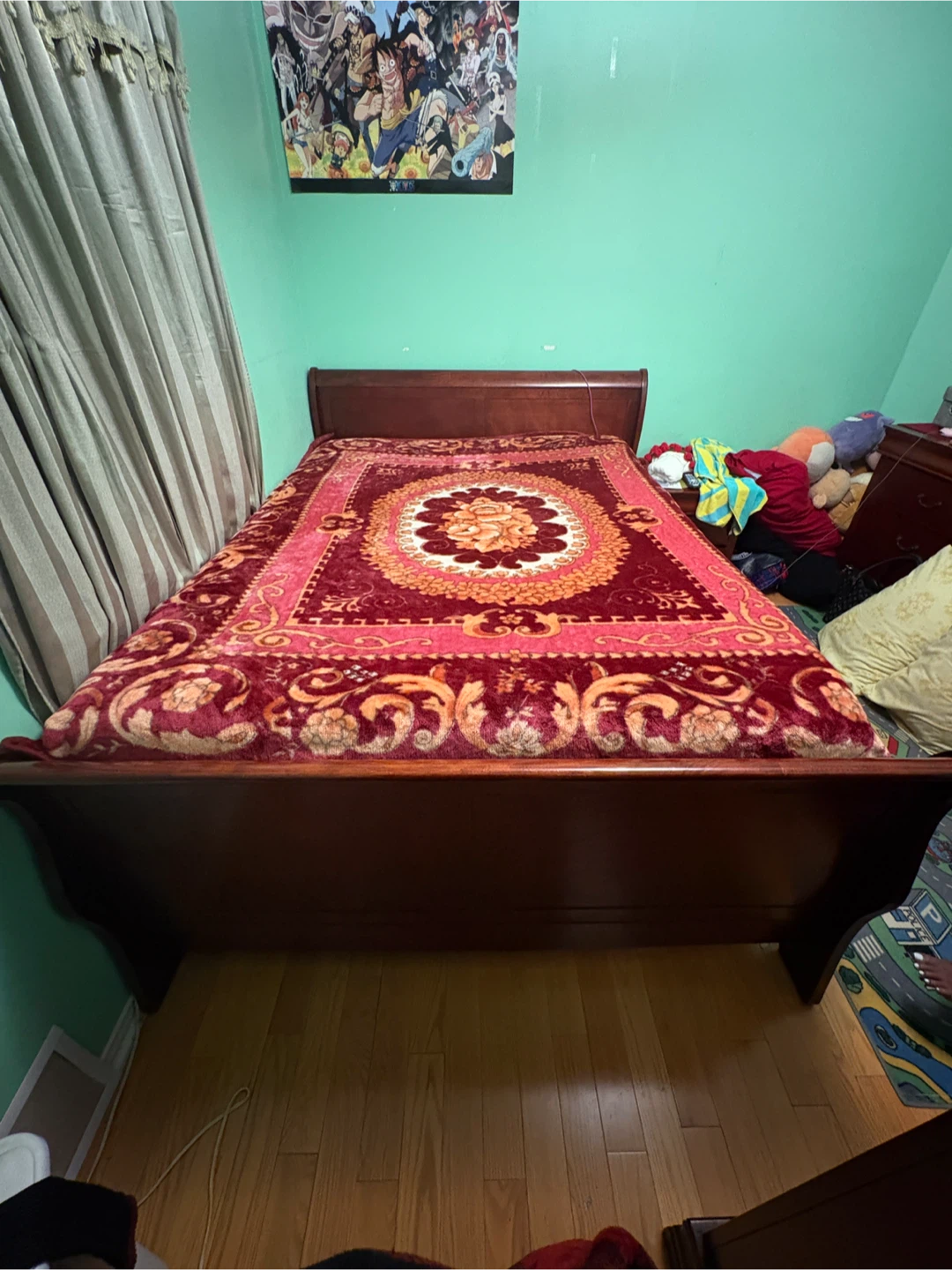 QUEEN BED FRAME MUST GO