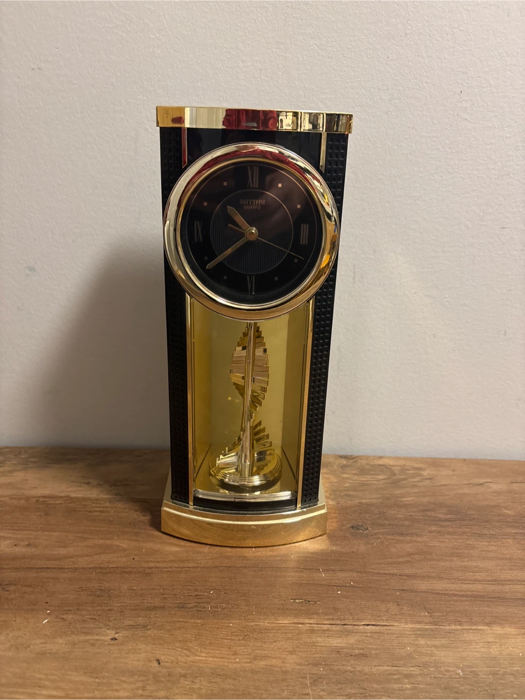 Rhythm Quartz Clock