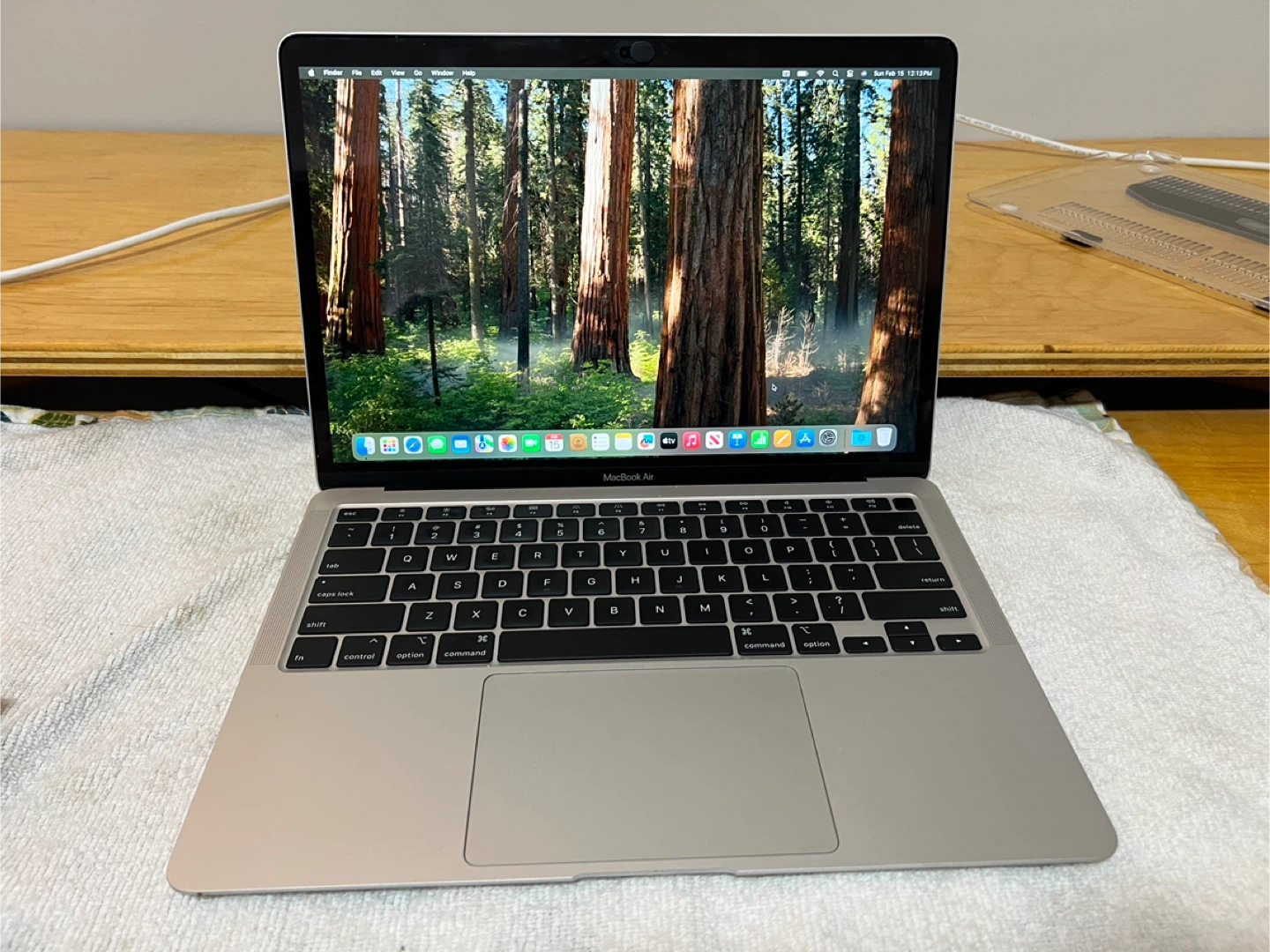 Apple MacBook Air Laptop 13in - photo 2