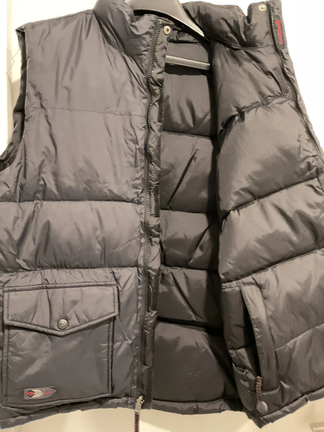 Black Puffer Vest size large - photo 2
