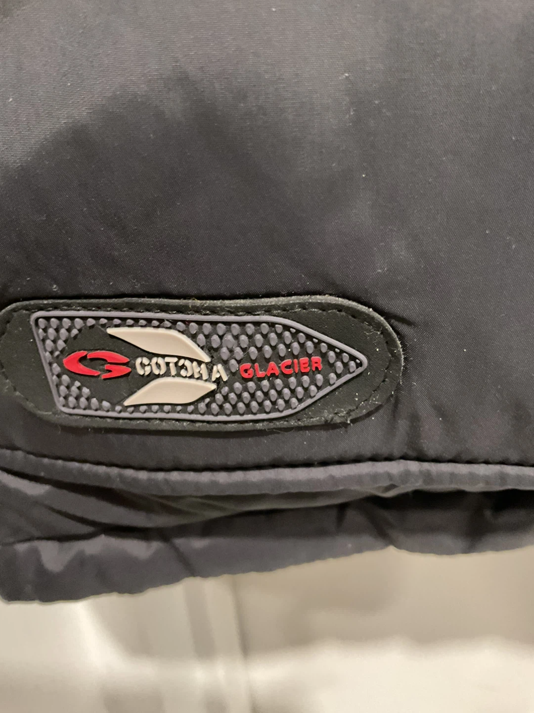 Black Puffer Vest size large - photo 3