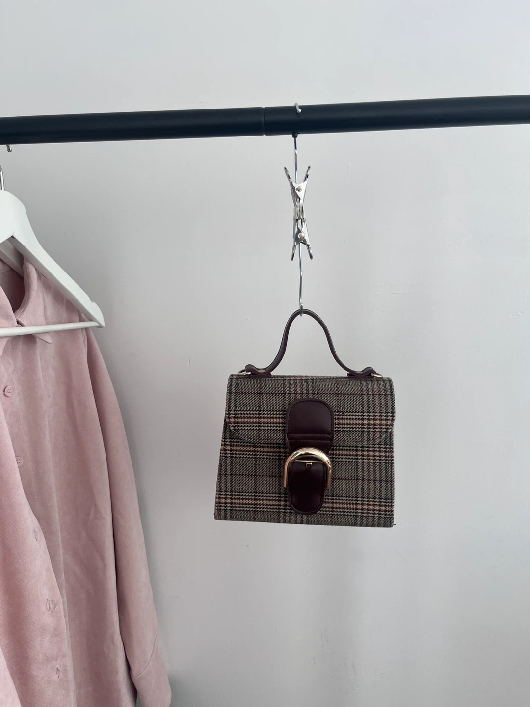 Korea design bag: Plaid handbag with gold buckle