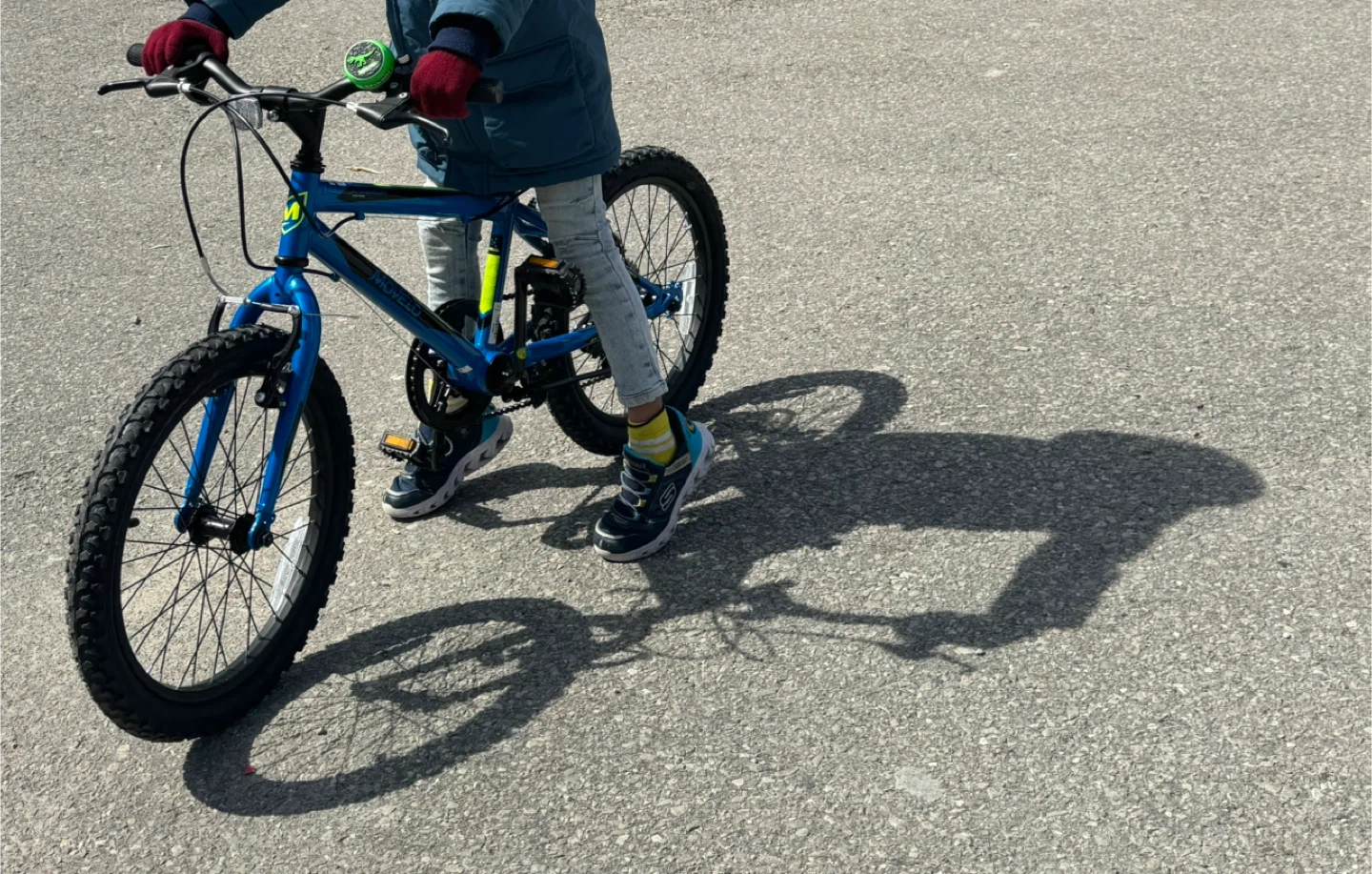 Blue Novello Kids Bike - photo 2
