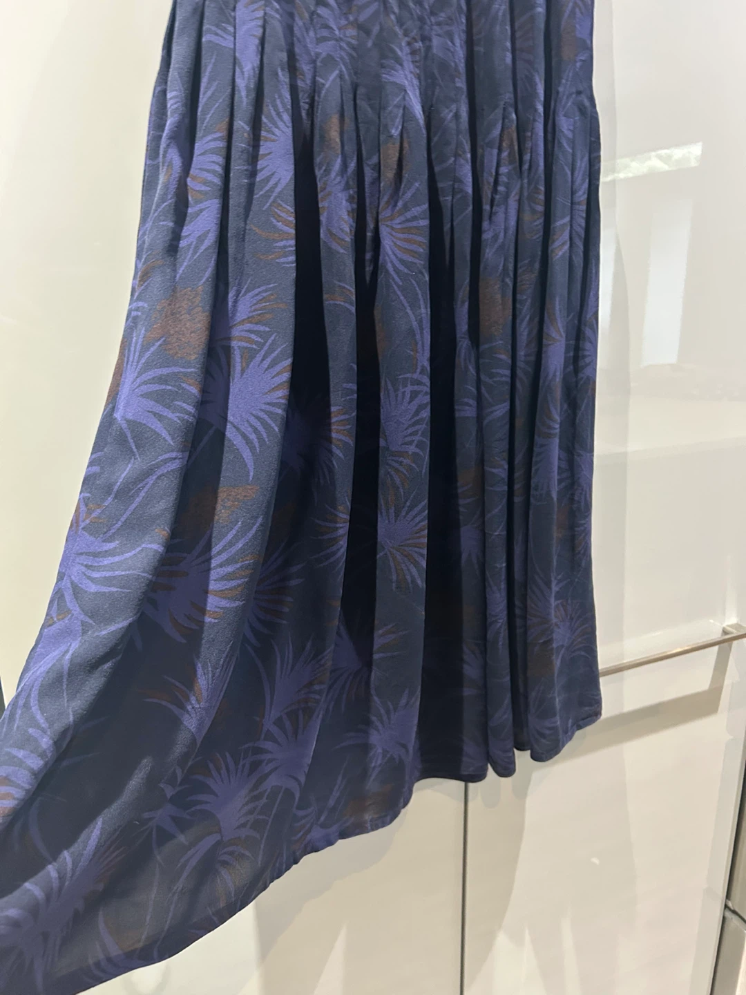 Peter Nygard Pleated Silk Skirt - photo 2