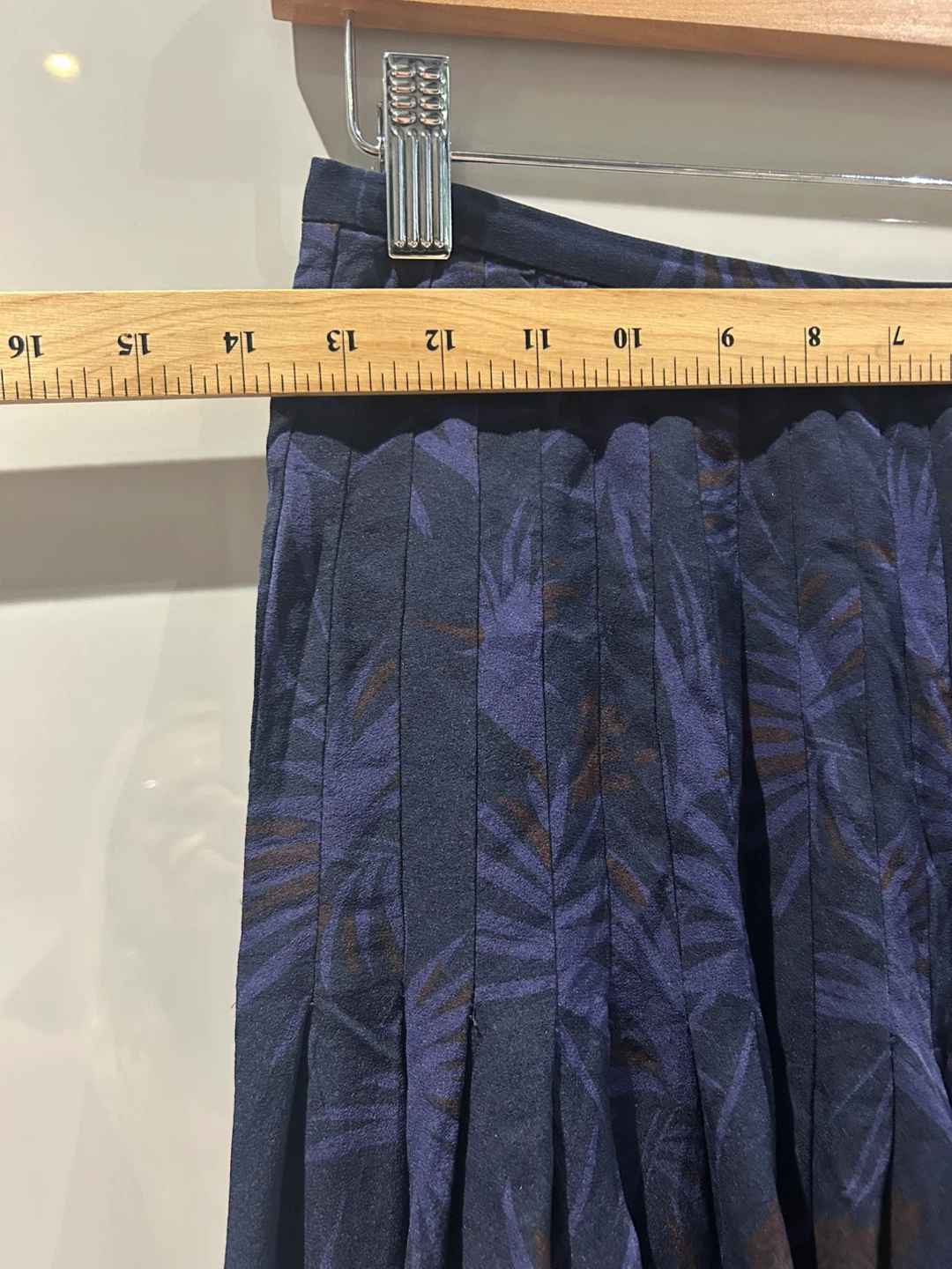 Peter Nygard Pleated Silk Skirt - photo 4