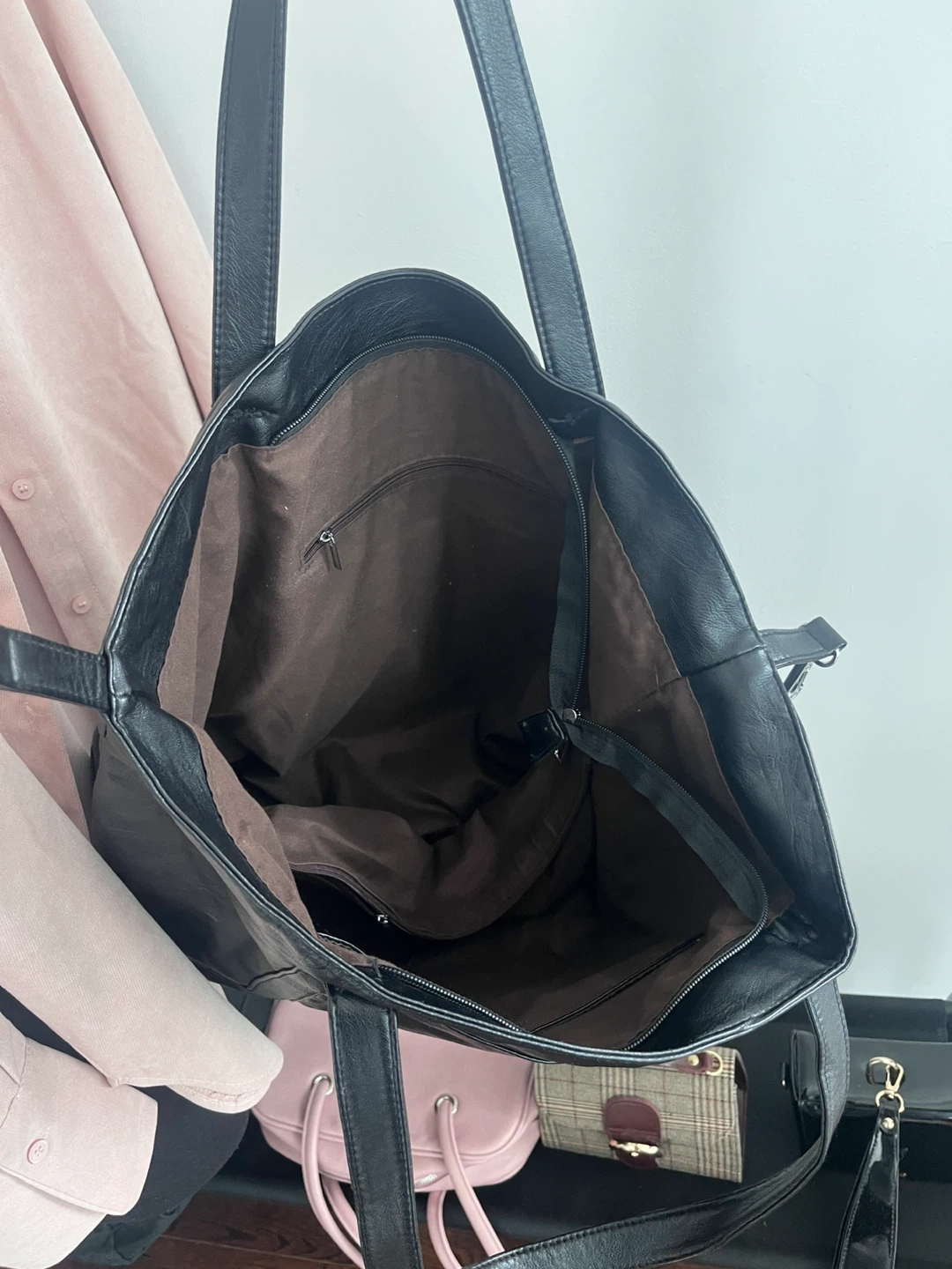 Black Faux Leather Tote Bag - photo 2