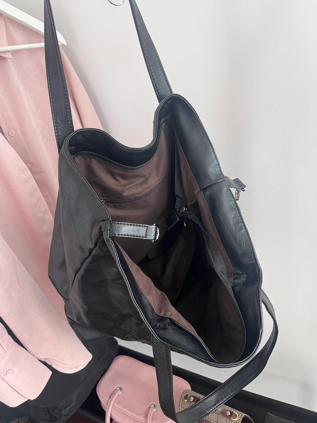 Black Faux Leather Tote Bag - photo 4