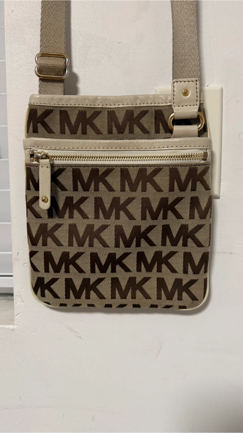 Michael Kors MK Signature Logo Crossbody Bag - photo 3