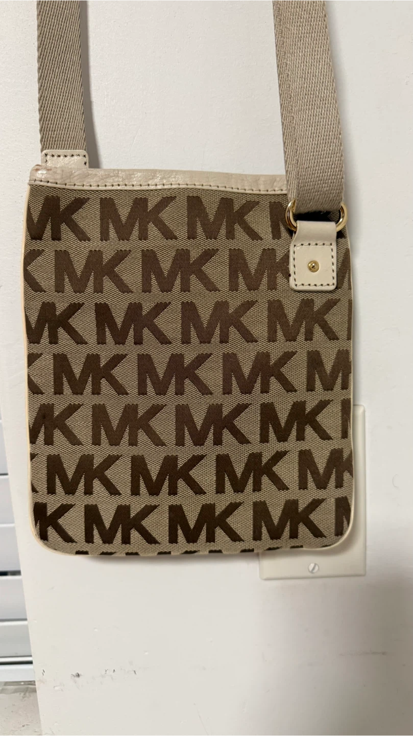 Michael Kors MK Signature Logo Crossbody Bag - photo 4