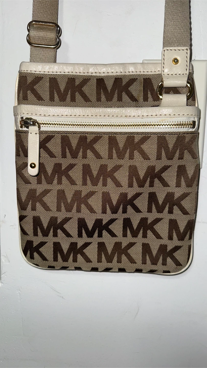 Michael Kors MK Signature Logo Crossbody Bag