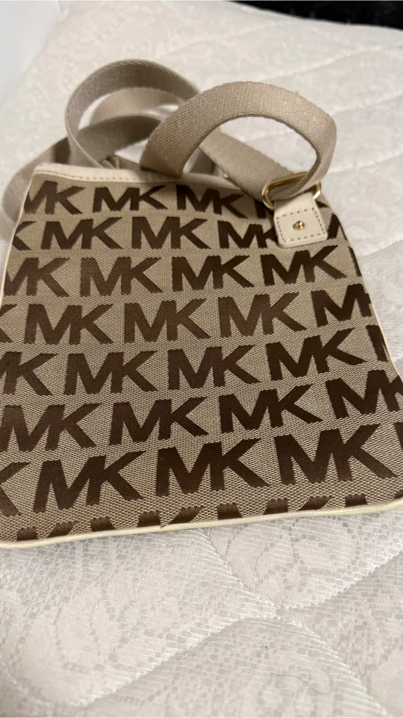 Michael Kors MK Signature Logo Crossbody Bag - photo 5