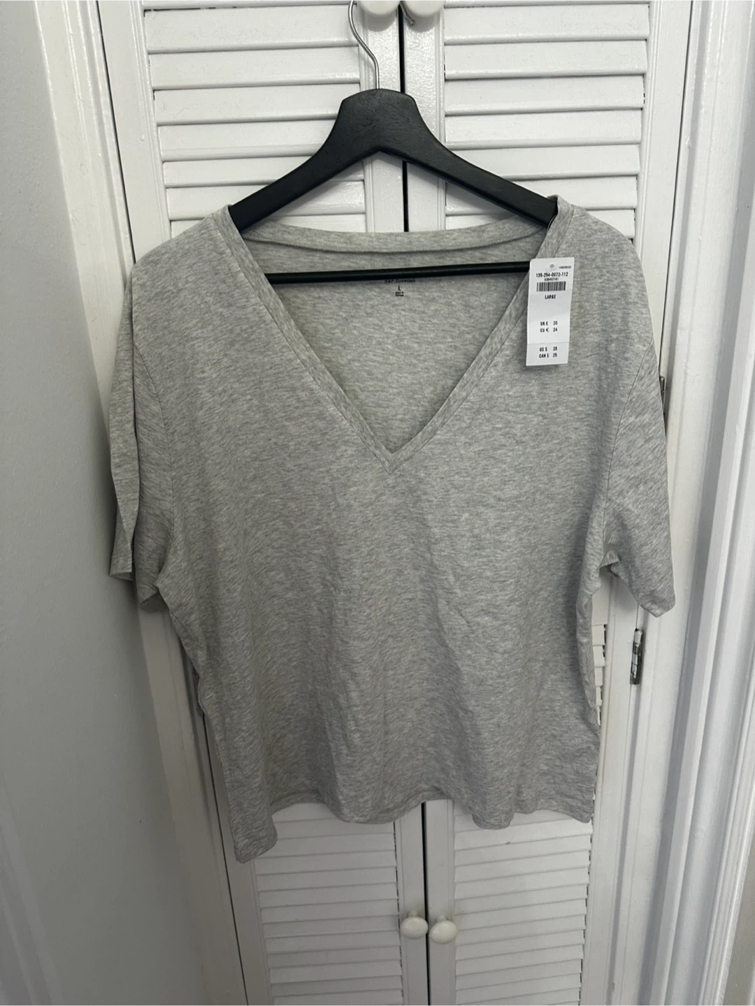 NEW Abercrombie and Fitch T-Shirt - Size Large