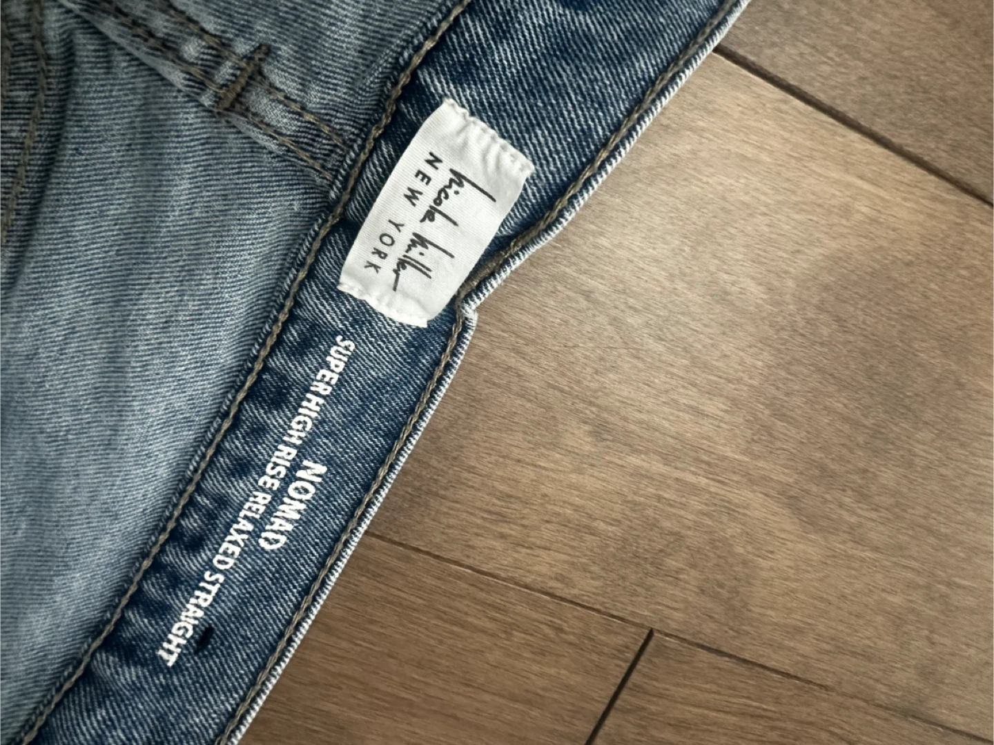 Nicole Miller Relaxed Straight Jeans Size 8 - photo 4