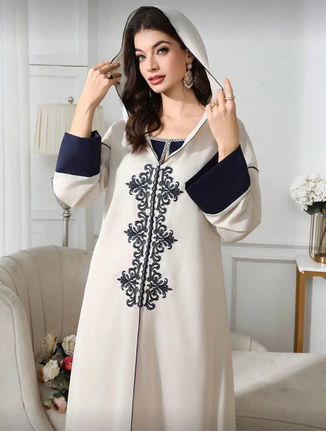 Women's Embroidered Hooded abaya/dress - photo 4