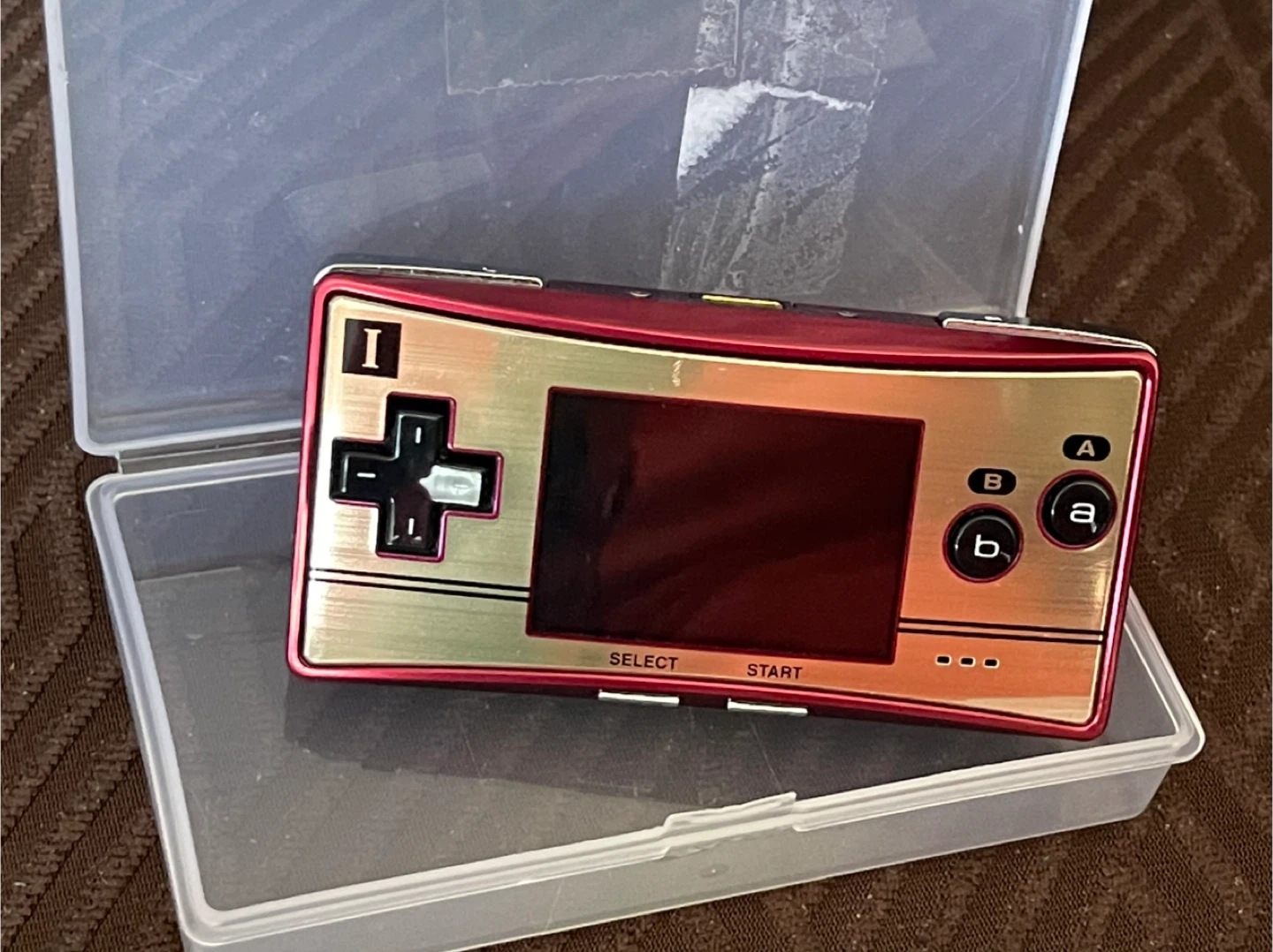Nintendo Game Boy Micro - Happy Mario 20th Anniversary Edition