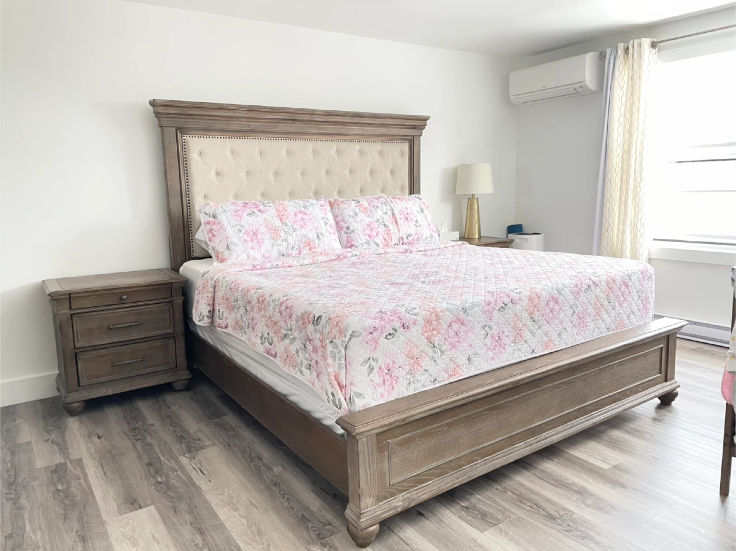 Ashleys Johnelle king bedroom set