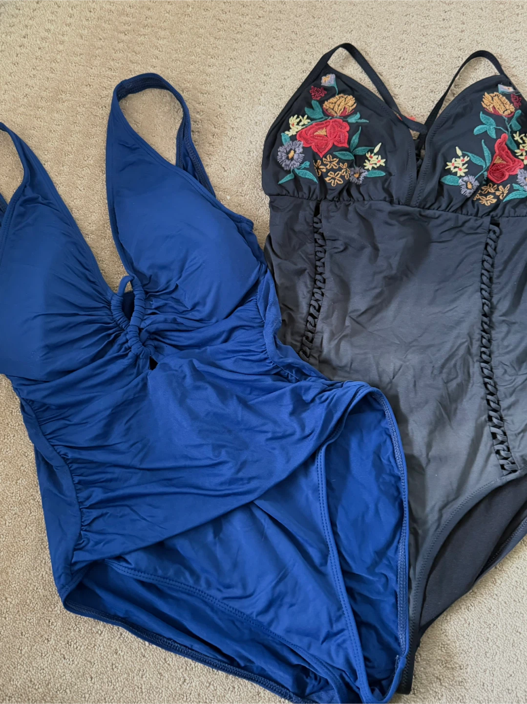 🆓Women's Swimsuits (2-piece bundle)