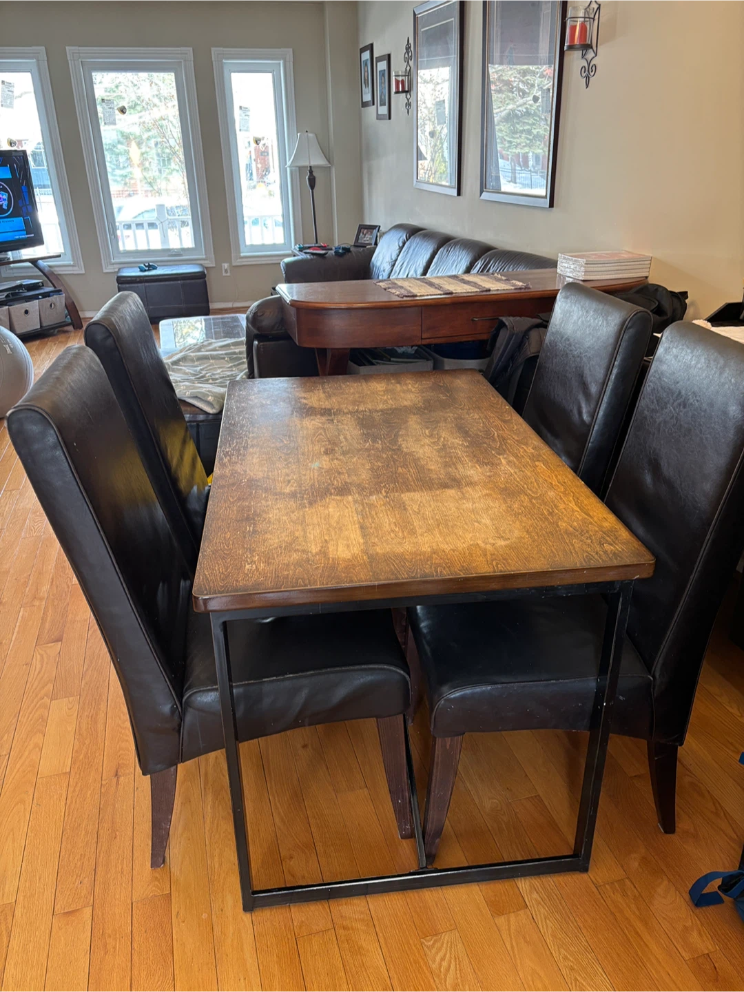 Kitchen table and Chairs
