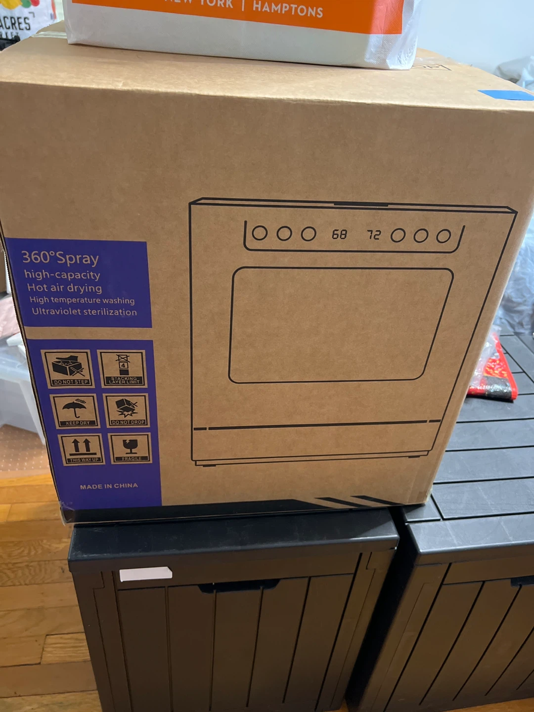 High-Capacity Dishwasher with Ultraviolet Sterilization