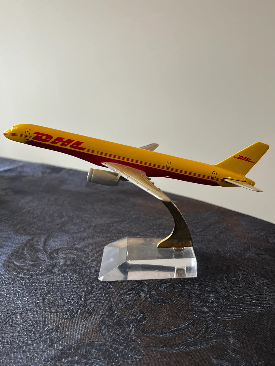 DHL Airplane Model - photo 2