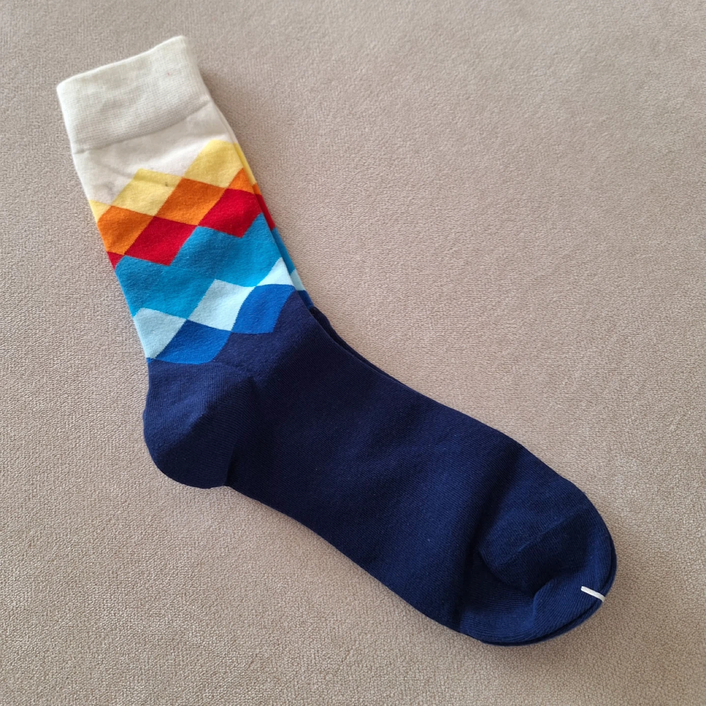 Colorful Diamond Pattern Crew Socks