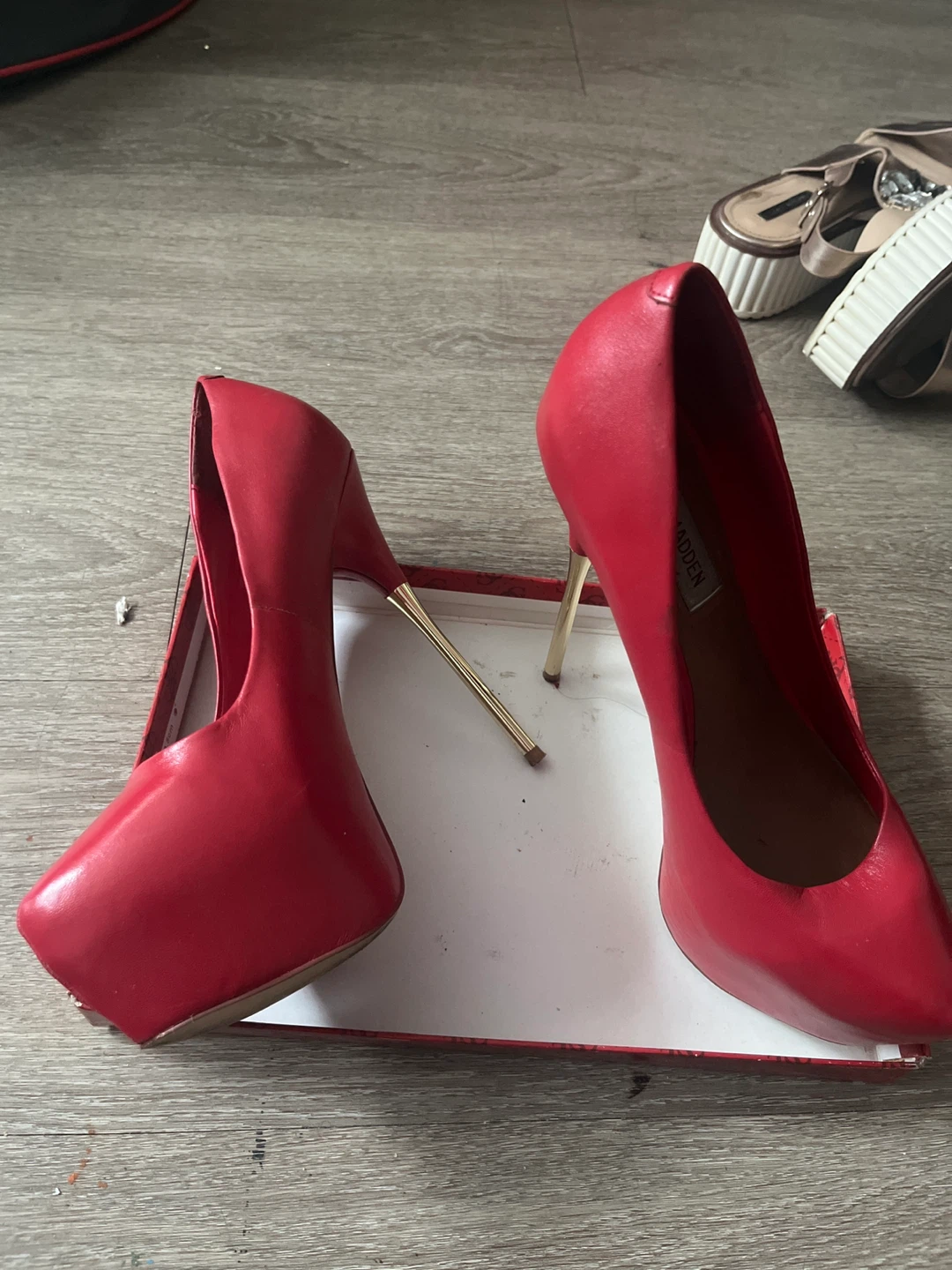 Steve Madden Red Heels with Gold Stiletto Heel - photo 4