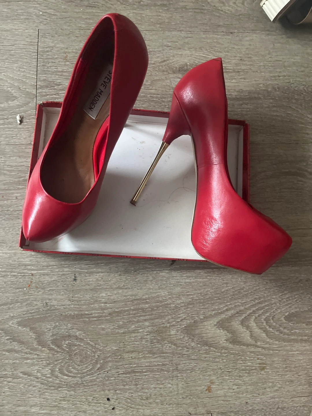 Steve Madden Red Heels with Gold Stiletto Heel - photo 5