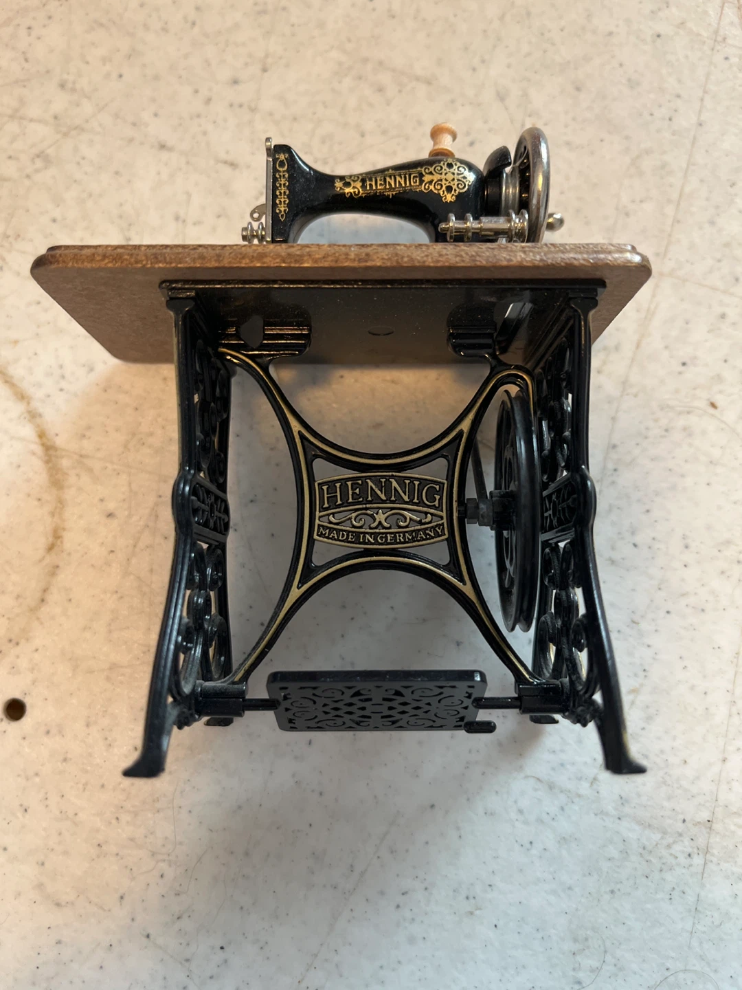 Hennig Miniature Sewing Machine Made in Germany