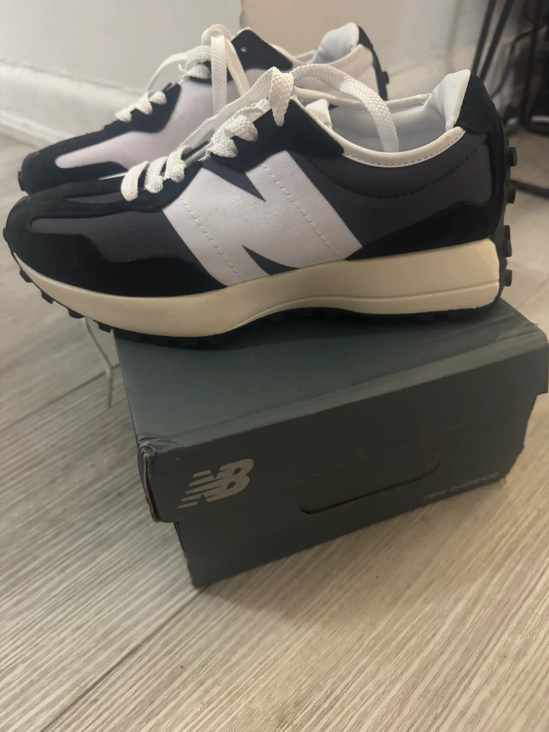 New Balance 327 Lifestyle Sneakers - Black/White - photo 2